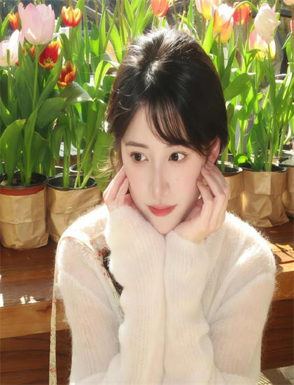 女孩舞步现实意义探讨：社会影响与现实关联分析