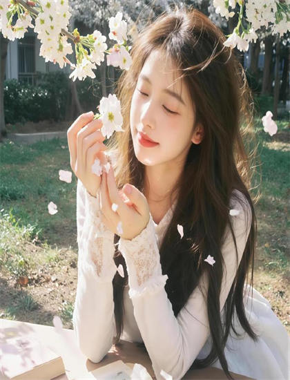 后现代的被赶出家门后,我中了千万彩票隐藏彩蛋发现指南：细节与彩蛋寻找攻略，演员访谈